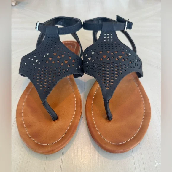 Jessica Simpson Flat Black & Tan Thong Sandals - Size 8 - Picture 2 of 6